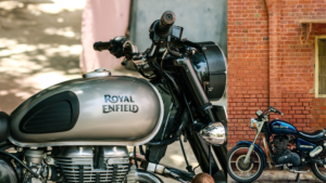 Royal Enfield Bear 650 vs. Interceptor 650