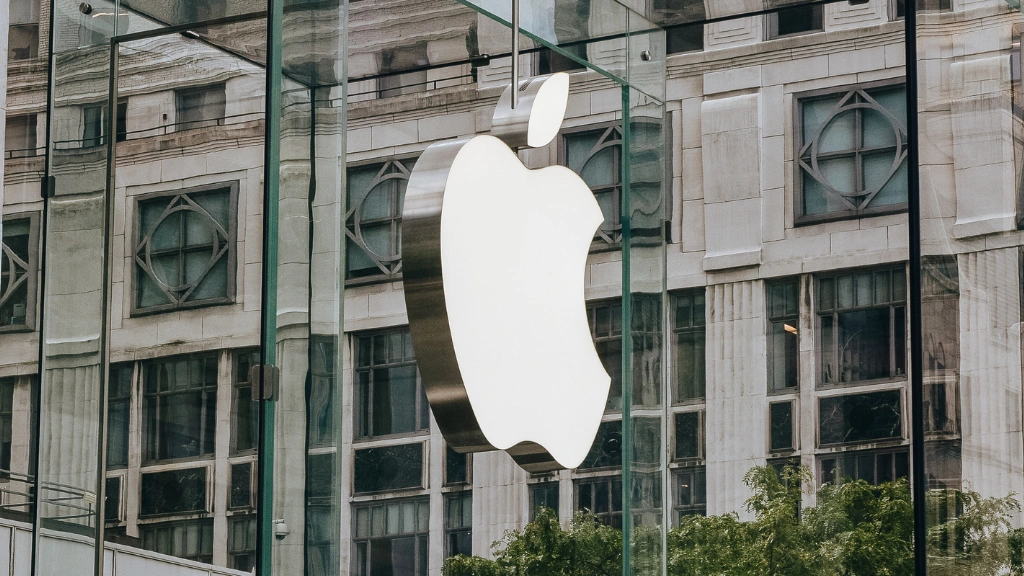 Apple Partners with Anthropic to Develop AI Coding Tool for Xcode