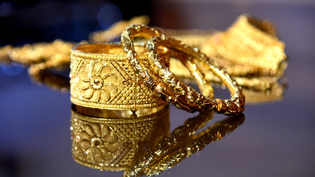 Gold price💰 Up 43% in 10 Months